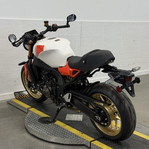 Nouvelle Moto Sportive Rétro XSR900 2026, 3 Cylindres, Injection de Carburant, Moto de Route, Transmission Manuelle 6 Vitesses, ABS - Product Image 6