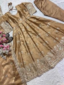 Elegantes trajes Anarkali para mujer, perfectos para bodas, fiestas y celebraciones festivas, colecciones tradicionales y de diseñador - Product Image 6