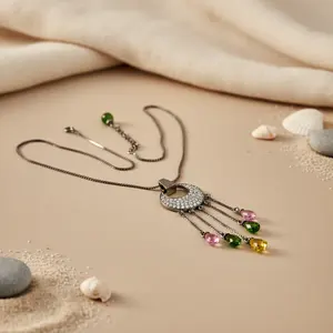 Collar con Colgante de Plata para Mujer, con Detalles de Piedras Preciosas y Engaste de Bisel Elegante para Niñas - Product Image 1