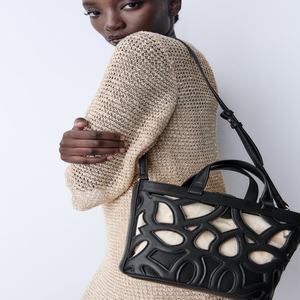 2023 Custom Logo <b>Travel</b> <b>Tote</b> <b>Bag</b> Fashionable Canvas <b>Tote</b> <b>Bag</b> with Zipper Closure - Product Image 3