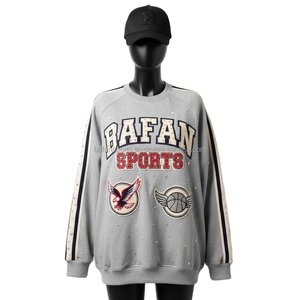 Sweat-shirt oversize pour femmes en coton molletonné avec panneaux latéraux rayés, logo personnalisé, broderie patchwork, sweat-shirts respirants pour femmes - Product Image 1