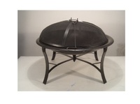 Foyer en aluminium argenté avec écran d'étincelle de support noir et tisonnier pour l'usage extérieur