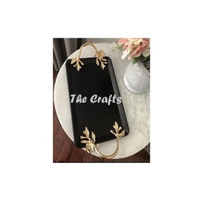 Juego de dos bandejas para servir comida en aluminio, color dorado y negro, vajilla, bandeja de postre con asas de hojas - Product Image 3