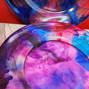 จานเรซิ่นทรงกลมสำหรับเสิร์ฟ จานที่ทนทาน เหมาะสำหรับเป็นของขวัญหรือตกแต่งภายใน - Product Image 1