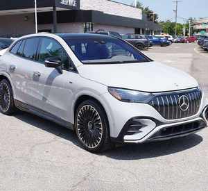 2024 M e r c e d e s B e n-z EQE AMG 4MATIC con llantas de aleación Asientos de cuero Sistema de navegación Arranque remoto Techo solar - Product Image 1