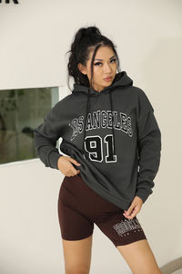 Prix de gros 100% haute qualité recadrée femmes sweat à capuche léger tricoté tissu décontracté haut court à capuche imprimé Techniques hiver - Product Image 3