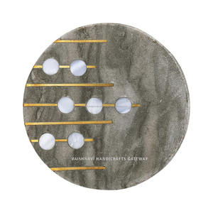 Ensemble de dessous de verre en marbre Rajasthani d'art indien au design unique fabriqué à la main avec incrustation de laiton et de vadrouille pour la décoration intérieure - Product Image 2