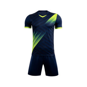 Nuevo uniforme de fútbol de hombre de la mejor calidad a la moda uniforme de fútbol de hombre cómodo transpirable con logotipo personalizado - Product Image 1