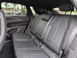 Cadillac LYRIQ 2025 d'occasion, propre, luxe, électrique, transmission intégrale - Product Image 6