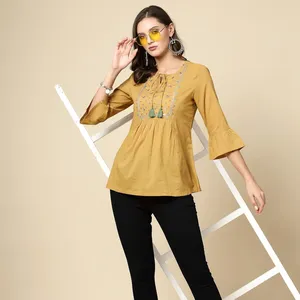 Ensemble Kurti en tissu pur coton couleur beige, élégant, brodé, col rond, manches trois quarts, lavable, pour l'été, élégant, à porter au quotidien - Product Image 1