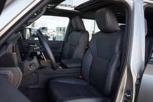 ปี 2023 รถมือสองไมล์น้อย เกียร์ออโต้ เบาะหนัง ไม่เคยเกิดอุบัติเหตุ พร้อมส่ง - Product Image 2