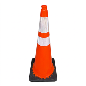 Cône de signalisation routière réfléchissant en PVC de 90 cm avec base noire, norme américaine, pour fournisseur routier - Product Image 1