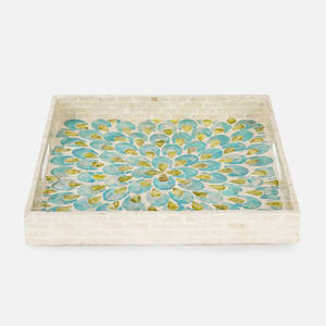 Plateau de service carré en nacre méticuleusement fabriqué à la main avec motif floral adapté au café et à la table à manger - Product Image 2