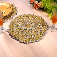 Set de dessous-de-plat et de sous-verres en satin jaune royal, motif bohème, perles artisanales, diamètre 36 cm, léger, cadeau polyvalent et facile à utiliser