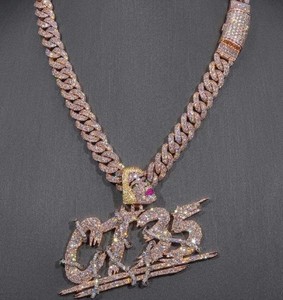 Pendentif de luxe pour femme, plaqué rhodium, avec diamant Moissanite VVS, design personnalisé lettre et visage, idéal pour les soirées - Product Image 1