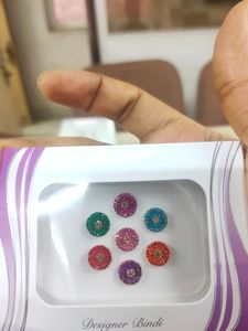 Bindis de cuentas hechos a medida adecuados para la decoración de la cara y el cuerpo ideal para tiendas de accesorios de moda para reventa - Product Image 5