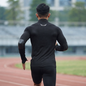 Camiseta de Compresión de Manga Larga con Cuello Alto para Hombre, Negra, Absorbente de Humedad, Transpirable, Ajustada, Deportiva, de Poliéster y Elastano - Product Image 5
