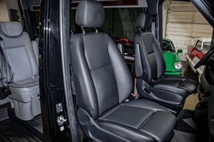 Mercedes-Benz Sprinter 2500 2021 Usada en Buen Estado, Conversión a Furgoneta de Lujo, Paquetes Comfort Plus y de Estacionamiento, Carrocería de Techo Alto - Product Image 5