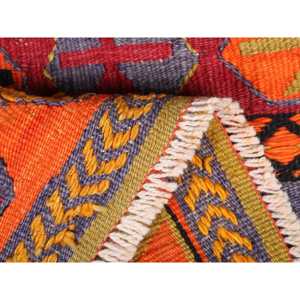 Tapis Kilim 2,1 x 3,37 pieds, tapis turc vintage, tapis persan rouge et jaune - Product Image 3