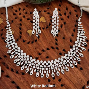 ชุดสร้อยคอโฆษณาที่สวยงามสำหรับผู้หญิงเครื่องประดับเจ้าสาวแบบดั้งเดิมของชาวอินเดียชุดสร้อยคอดีไซน์หรูหราสำหรับงานแต่งงานและงานเฉลิมฉลอง - Product Image 1