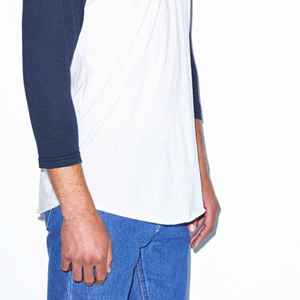 Camiseta raglán hecha a medida tela de algodón Premium camiseta de béisbol atlética elegante manga de contraste diseño unisex para propietarios de marcas - Product Image 4