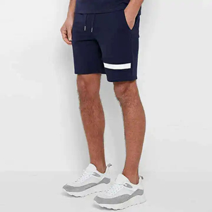 Conjunto de Dos Piezas para Hombre, Corte Regular, Cómodo, Precio de Fábrica al por Mayor 2026 |   Conjunto de Camiseta y Pantalones Cortos de Color Sólido de Último Diseño para Hombre - Product Image 2