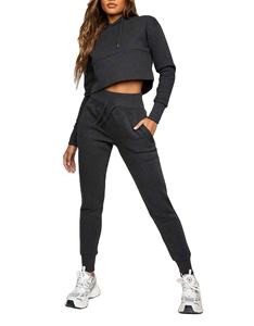 Chándal de jogging de algodón 100% informal con logotipo personalizado OEM, conjunto de Sudadera con capucha recortada en blanco y pantalón de chándal para correr para mujer - Product Image 1