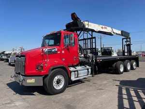 Camion plateau haute performance d'occasion Western Star 4700 Tri Axle 24 pieds, modèle 2014 - 450 CV, 8L, boîte manuelle, prêt à être expédié porte-à-porte - Product Image 2
