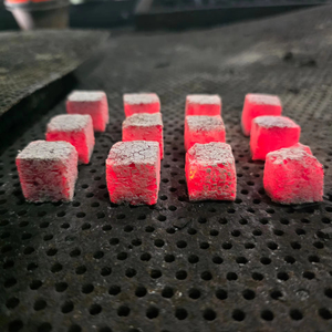 Experimente la opulenta esencia de la Shisha usando los cubos de coco hechos de carbón de cáscara de coco - Product Image 1