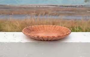 Bandeja de madera decorativa navideña en forma redonda para servir frutas y Aperitivos en diseño moderno - Product Image 3