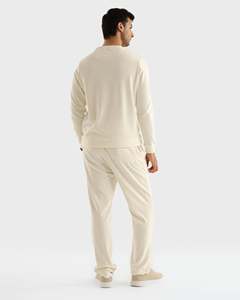 Conjunto Casual Premium de Dos Piezas, Top Crema y Pantalones Deportivos de Corte Holgado, Felpa Sólida, Ecológico, Cómodo para Uso Diario - Product Image 2