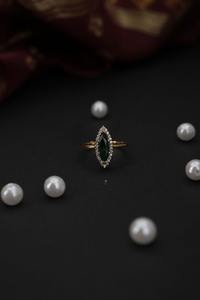 Elegante Anillo de Oro de 18K |   Oro Puro con Sello de Calidad |   Diseño Clásico y Atemporal - Product Image 3