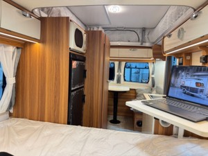 Caravane résidentielle bien équipée, remorque de camping intérieure meublée, camping-car confortable, véhicule mobile portable pour les aventures sur route - Product Image 3
