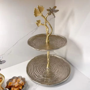 Support à gâteau en métal de style double designer avec surface gravée pour ajouter de l'élégance à toute célébration, buffet ou configuration de fête - Product Image 1