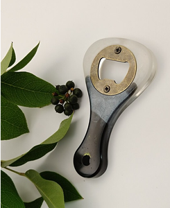 Ouvre-bouteille de bière en résine époxy transparente et couleur noire Vente chaude Ouvre-bouteille en résine personnalisé - Product Image 1