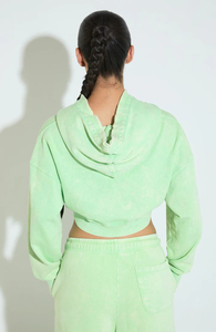 Ensemble de shorts de yoga pour femmes pour la remise en forme, la salle de sport, la course à pied, léger, respirant, haut court à fermeture éclair uni, pantalon de jogging, OEM de haute qualité - Product Image 4