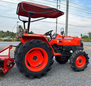 Tracteur utilitaire compact diesel 4x4 Kubota avec - Product Image 1