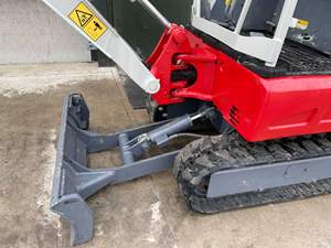 Mini-excavatrice Takeuchi TB260C d'occasion, testée et certifiée, 14 tonnes, moteur Kubota, 50 000 heures, origine France, à vendre - Product Image 2