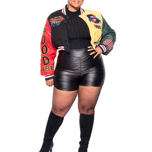 Chaqueta universitaria multicolor atrevida con parches bordados, ajuste suave, mangas vibrantes, ideal para ropa urbana moderna o salidas informales. - Product Image 1