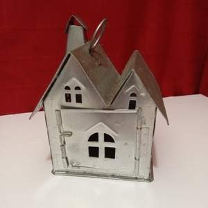 Nuevo diseño Homeware Linterna Decoraciones Lujo Antiguo Cabaña Forma Linterna Portavelas Oro fabricante al por mayor proveedor - Product Image 4