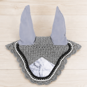 Ensemble de tapis de selle Tough Tack à motif marbré, protège-pattes, protège-encoches, écharpe anti-mouches, bandages de polo en tissus de coton gris et blanc - Product Image 5