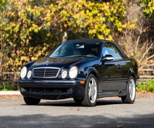 Mercedes-Benz CLK430 Cabriolet d'occasion 2001 en excellent état, prêt à être expédié - Product Image 1