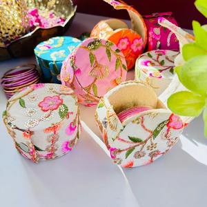 Caja de brazalete bordado a granel boda Haldi Mehndi favores elegante estampado Floral accesorio de mano nupcial brazaletes organizador caja de regalo - Product Image 3