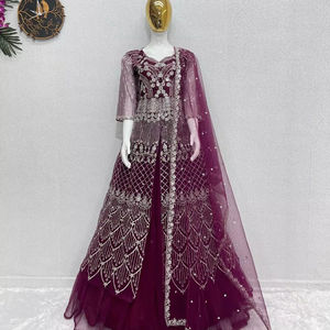 Top de ropa nupcial con Secuencia de bordado pesado-Lehenga Choli con Dupatta para fiestas - Product Image 1