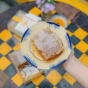 WHOLE <b>ORGANIC</b> HONEYCOMB / a TREAT STRAIGHT FROM NATURE / MADE in VIETNAM - Product Image 3