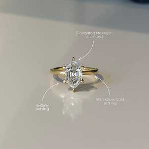 Bague de fiançailles Moissanite Marquise néerlandaise de 2.5 carats avec réglage à six griffes et bande lisse de 1.8mm au design Art déco intemporel - Product Image 2