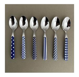 Ensemble de couverts en acier inoxydable personnalisés de luxe européen Couverts de haute qualité de style royal durables pour usage domestique - Product Image 2