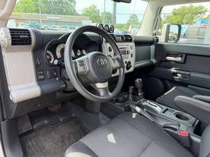 Precio bajo, Toyota FJ Cruiser 2014, auto usado en venta - Product Image 3