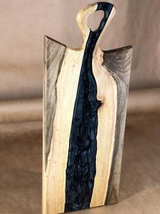 Tabla de cortar de madera Tabla de cortar de resina de arte funcional epoxi Utensilios de cocina de madera con mango Tabla de queso de resina y utensilios de cocina - Product Image 2