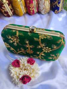 Combo de bolso de mano y bolsos de favor de boda Gajra Diwali regalo de dama de honor favores de boda paquistaníes Sling Bag para mujer - Product Image 4